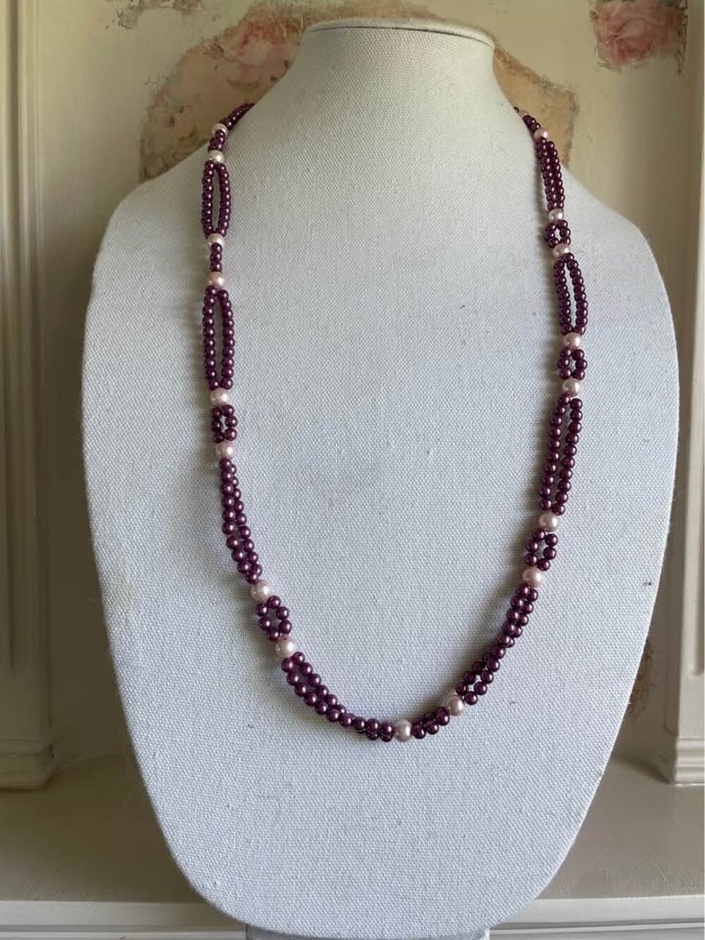 Purple costume pearl necklace